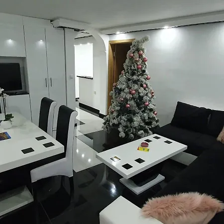 Apartment Maca